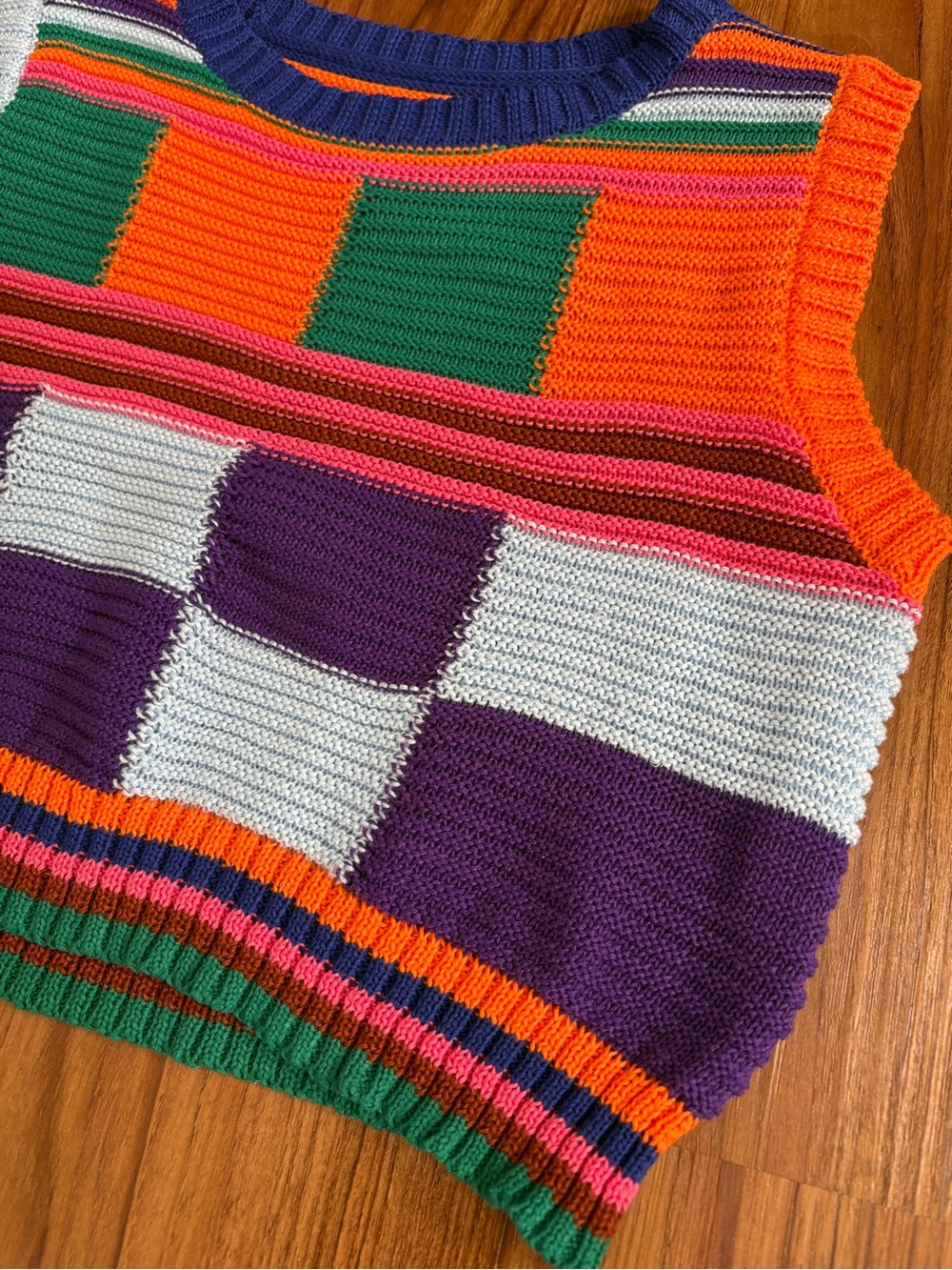 Rainbow Knit Matching Set with Crop Top and Shorts (Festival) - Picture 5 of 6